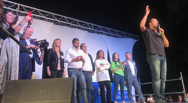 Salvini dà buca al Sindaco "boldriniano" di Latina per andare al derby