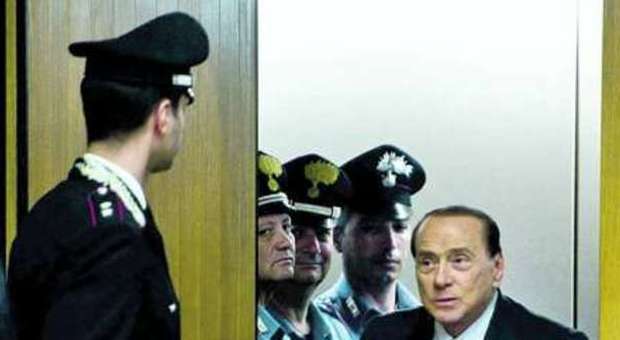 Caso escort, il governo parte civile contro Berlusconi e Lavitola
