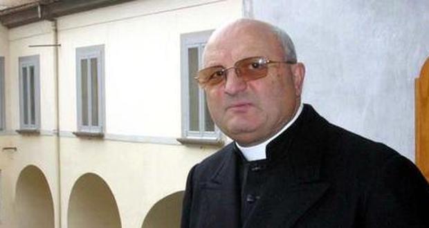 Napoli. Il vescovo dopo il duplice omicidio: «Esercito? Meglio aprire le scuole di pomeriggio»
