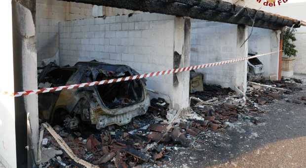 Violento incendio devasta una casa a Fiume Veneto