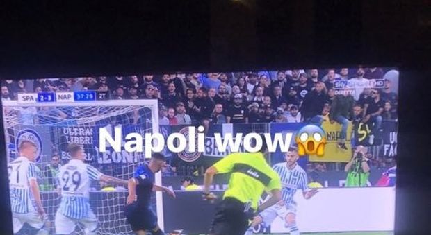 Il Napoli vola in campionato Balotelli esulta con gli azzurri | Foto
