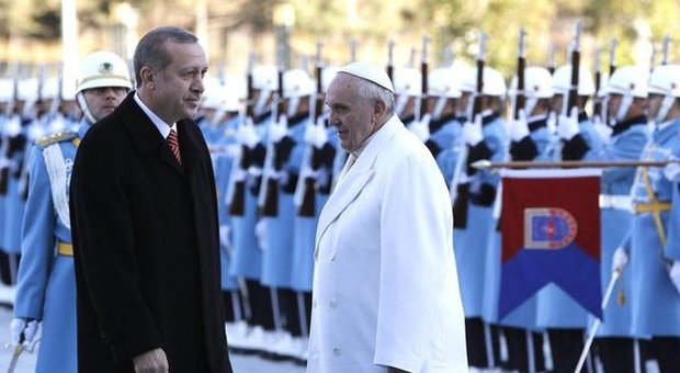 Armeni, Erdogan condanna le parole del Papa e lo avverte: non commetta più uno sbaglio simile