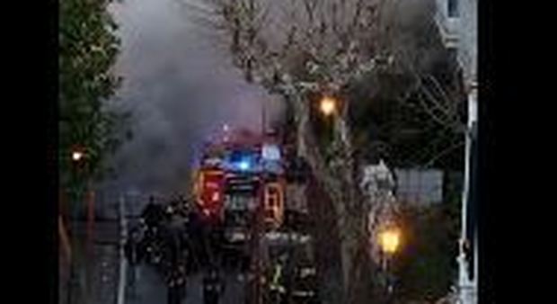 Hotel in fiamme a Sant'Agnello: strada chiusa ma nessun ferito