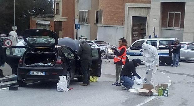 I rilievi dopo l'arresto di Luca Traini a Macerata
