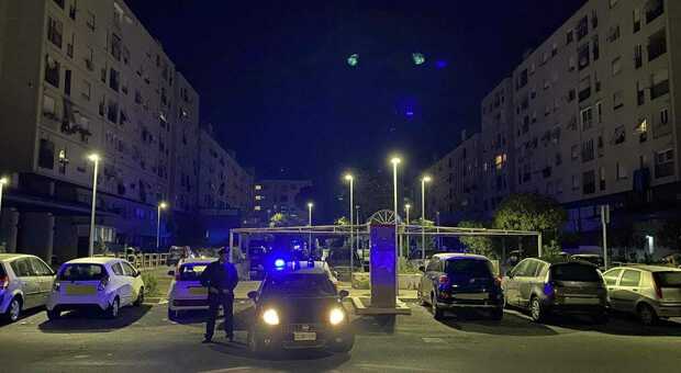 Roma, supermarket della droga a Tor Bella Monaca: arrestati 5 pusher nella pizza di spaccio