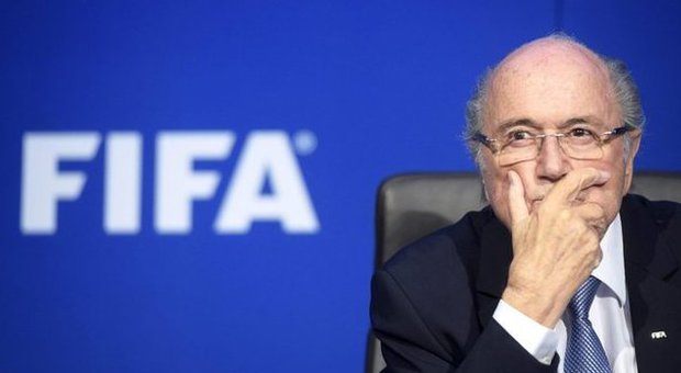 Scandalo Fifa, gli sponsor scaricano Blatter. McDonald's e Coca Cola: «Si dimetta ora»