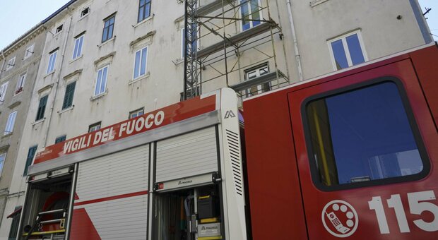 Trieste, esplosione in una casa: morto un giovane, ferita una donna