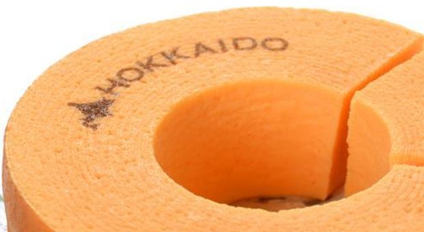 Due meloni dell'Hokkaido venduti a 25mila euro: solo due cibi costano di più
