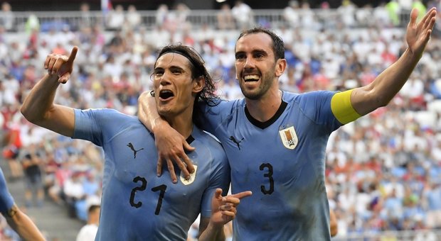 L'Uruguay umilia la Russia e vola agli ottavi a punteggio pieno: 3-0 firmato da Suarez, Laxalt e Cavani