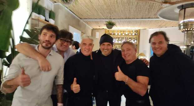 Spalletti, festa con i tifosi vip nel ristorante di Marechiaro