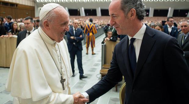 L'incontro tra Papa Francesco e Luca Zaia. (Foto Servizio Fotografico Vaticano Copyright)
