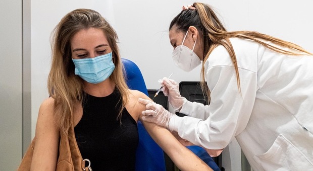 Il vaccino entra a scuola: da Acerra a Pozzuoli, 23 istituti anti-Covid nell'Asl Napoli 2 Nord