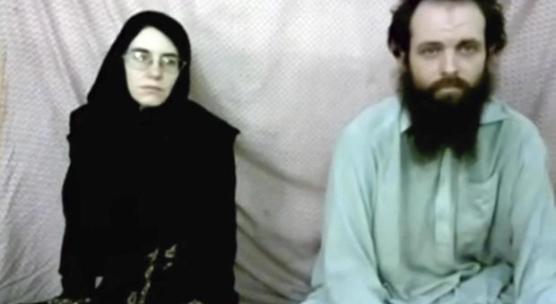 Pakistan, famiglia americana ostaggio dei talebani per cinque anni: liberati padre, madre e tre figli
