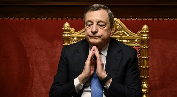 Draghi supera il test: «L’Italia non mollerà mai l’Ucraina». E il Senato approva la risoluzione sulle armi