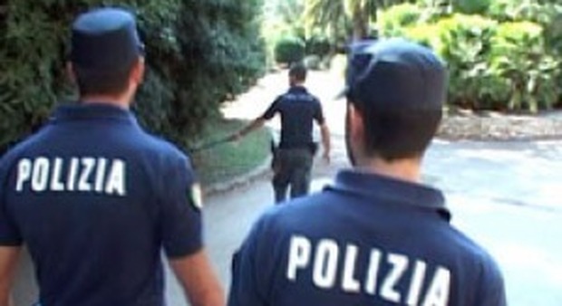 Roma, finti poliziotti rapinano turisti Usa in via Veneto