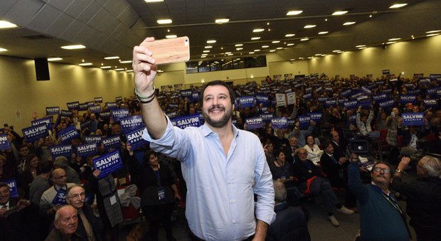 Migranti, Salvini: «Minniti ha ridotto sbarchi ma non basta»