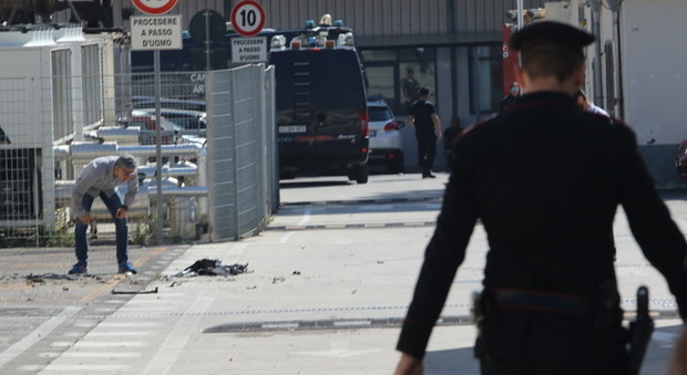 Napoli, allarme bomba a via Stadera: trolley sospetto, evacuato asilo nido