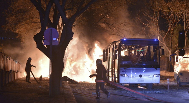 Turchia, autobomba esplode nel centro di Ankara: 28 morti, 61 feriti