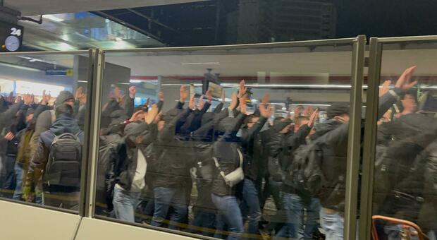 350 tifosi Eintracht da Salerno a Napoli: stazioni blindate