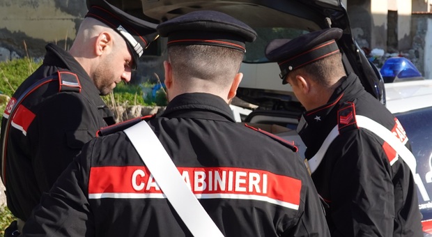 Controlli dei carabinieri a Villa Literno