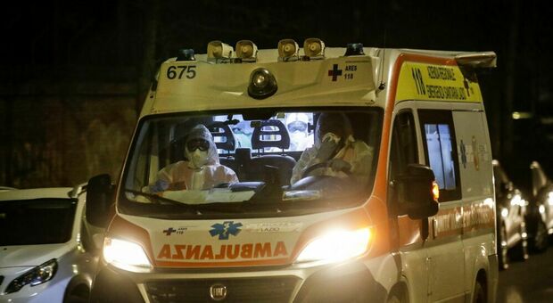 Torino, bambina di tre anni precipita dal quarto piano: è in gravi condizioni