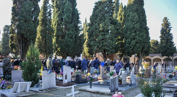 Funerale al cimitero di Mestre