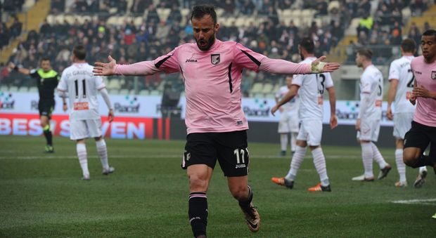 Carpi-Palermo 1-1, a Gilardino risponde Mancosu su rigore