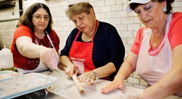 Il Ristorante delle Nonne: a New York un locale di chef in gonnella over 50 diventato cult