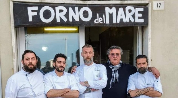 Aria di festa: aperto il Forno del mare e c'è anche la sorpresa con chef Gabriele Bonci