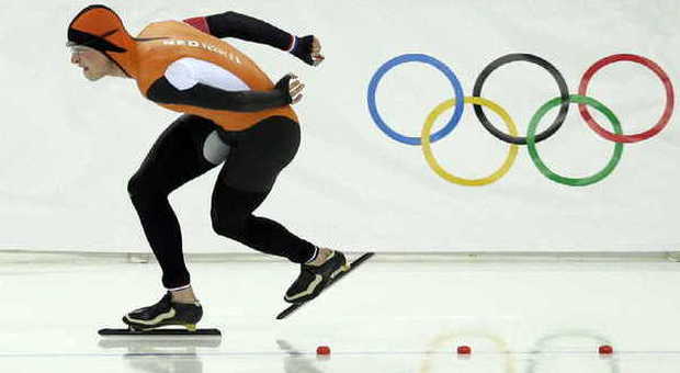 Sven Kramer, medaglia d'oro e record olimpico Olanda batte Russia nel pattinaggio velocità
