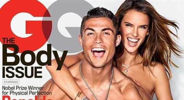 Cristiano Ronaldo, addominali sexy in copertina: "Non è stato photoshoppato"