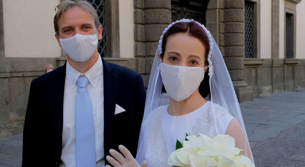 Covid in Campania, la protesta degli imprenditori delle cerimonie: «Così wedding in ginocchio»