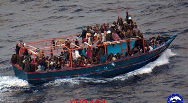 Migranti al largo della costa libica (foto d'archivio)