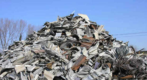 Diecimila tonnellate di metallo smaltite illegalmente: 75 persone nei guai