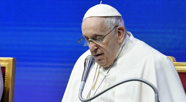 Papa Francesco: «Ho sgridato una signora che mi ha chiesto di benedire il suo cane»