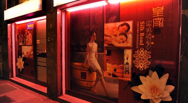 Roma, gestiva un centro massaggi a luci rosse: in manette una 34enne cinese