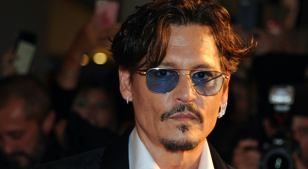 Johnny Depp difeso dalle sue ex: per Winona Ryder e Vanessa Paradis è un «non violento»
