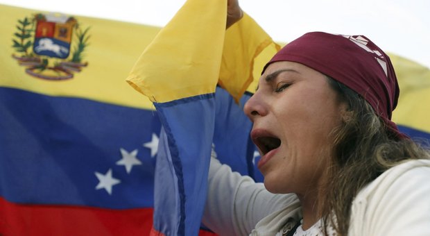 Venezuela, i militari sparano: un morto e 12 feriti al confine