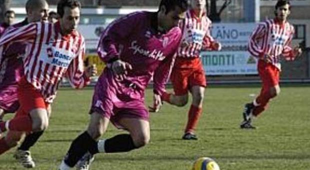 Matteo Monti con la maglia del Tolentino
