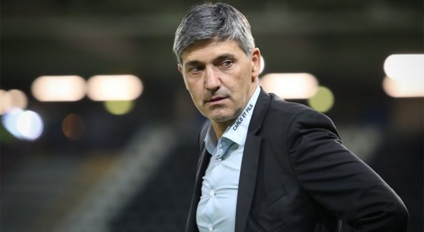 Napoli-Genk senza Mazzù: esonerato l'allenatore italo-belga