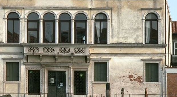 Vince la petizione popolare: Brugnaro stoppa la vendita dello storico palazzo Soranzo