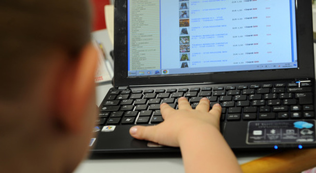 Lezioni di social a scuola contro i pericoli del web: il progetto del ministero