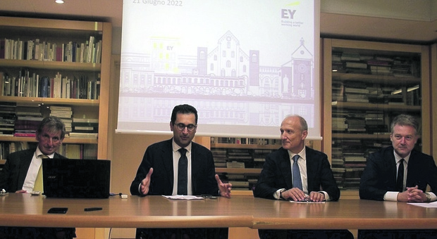 EY investe ancora su Bari: accademia e mille assunzioni