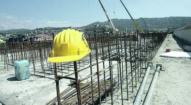 Edilizia, aumentano gli infortuni sui cantieri: in Puglia 65 al giorno nell'ultimo anno