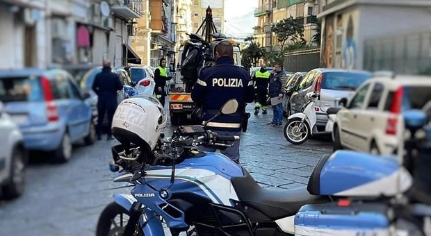Rimossi veicoli a Napoli