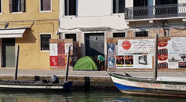 Venezia, l'ultima frontiera: in tenda sulle Fondamenta San Giobbe