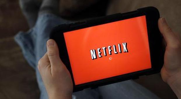Netflix down in Italia: il servizio streaming non funziona. Abbonati in rivolta sui social
