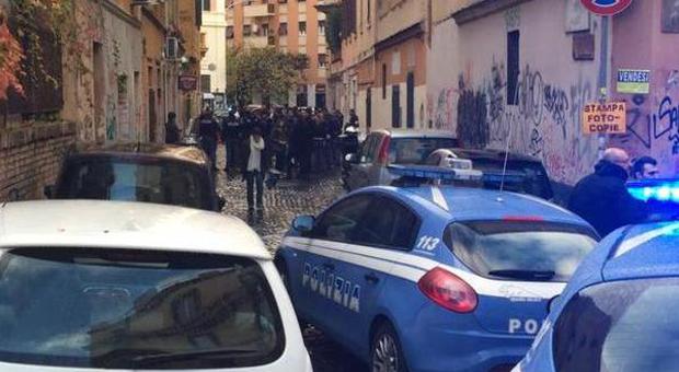 Roma, gambizzato a San Lorenzo ha precedenti per mafia: agguato è regolamento di conti