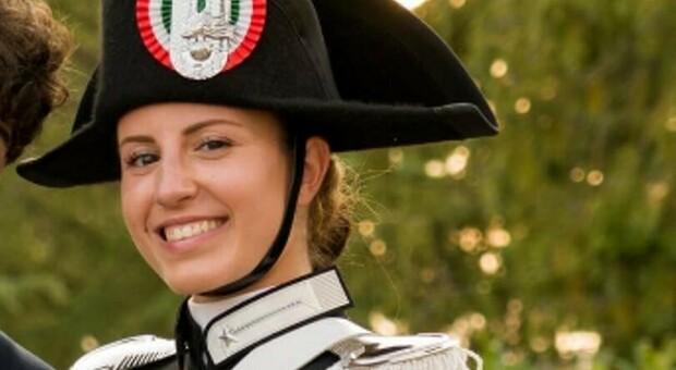 Emily Vegliante, carabiniera morta in un incidente a Cento: aveva 23 anni, lascia un bimbo piccolo