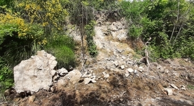 Pozzuoli, crollano antiche rovine romane al Castagnaro